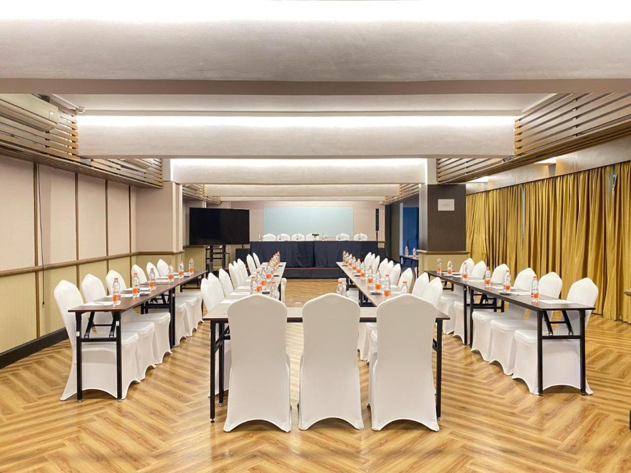 All Nite And Day Hotel Alam Sutera Serpong Ngoại thất bức ảnh