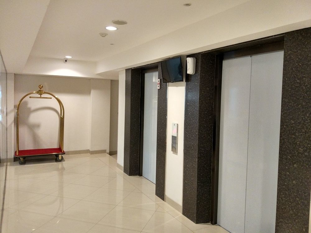All Nite And Day Hotel Alam Sutera Serpong Ngoại thất bức ảnh